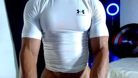 Snapshot of antonywebb94 chatting on 10/22/25, 05:34 Instagram miguelangel1802 online show from 10/22/25, 05:34