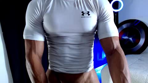 Snapshot of antonywebb94 chatting on 11/03/25, 05:47 Instagram miguelangel1802 online show from 11/03/25, 05:47