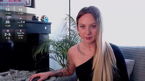 Snapshot of anttoniia chatting on 01/14/26, 06:24 Antonia online show from 01/14/26, 06:24