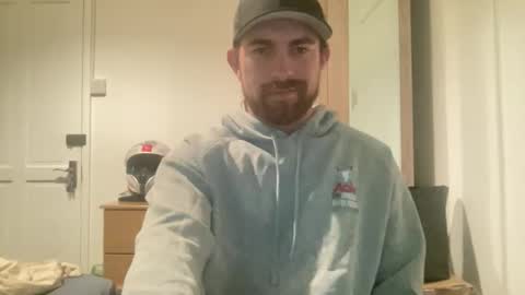 Snapshot of antzfitness chatting on 11/03/25, 06:47 antzfitness online show from 11/03/25, 06:47