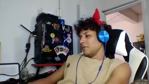 AnuarDHM online show from 11/05/25, 12:16