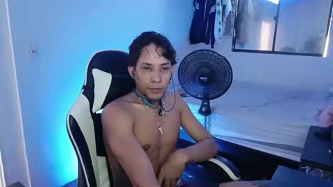 AnuarDHM online show from 11/26/25, 04:19