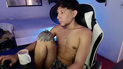 AnuarDHM online show from 12/01/25, 04:12