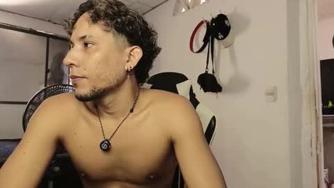 AnuarDHM online show from 12/18/25, 04:35