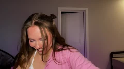 Snapshot of anuetta chatting on 06/24/26, 05:23 Aneutta online show from 06/24/26, 05:23