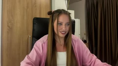 Snapshot of anuetta chatting on 08/03/26, 05:27 Aneutta online show from 08/03/26, 05:27