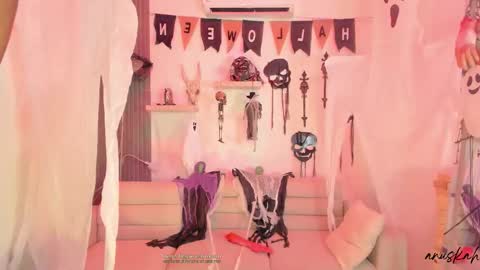 Ana online show from 10/11/25, 08:18