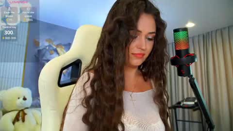Snapshot of anutka_chocolatee chatting on 05/19/26, 07:26 Anna online show from 05/19/26, 07:26