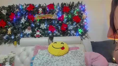 Snapshot of any_mour chatting on 12/06/24, 06:06 any mour online show from 12/06/24, 06:06