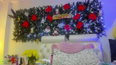 Snapshot of any_mour chatting on 12/23/24, 04:06 any mour online show from 12/23/24, 04:06