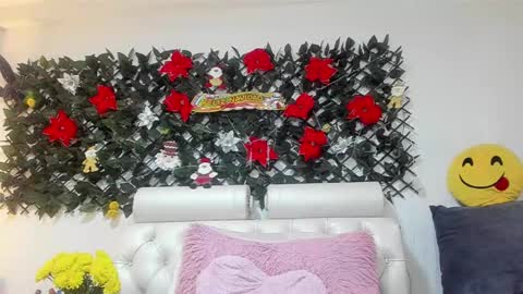 Snapshot of any_mour chatting on 12/24/24, 04:30 any mour online show from 12/24/24, 04:30