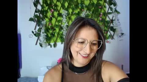 Snapshot of any_mour chatting on 10/14/25, 06:20 any mour online show from 10/14/25, 06:20