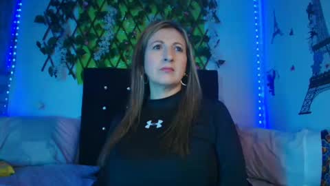 Snapshot of any_mour chatting on 11/23/25, 06:41 any mour online show from 11/23/25, 06:41