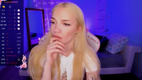 Anya online show from 10/22/25, 02:34