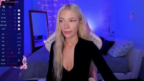 Anya online show from 11/19/25, 02:22