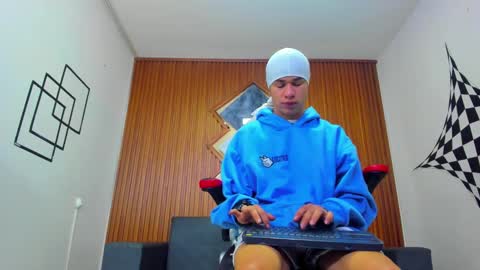 Snapshot of anyelo_sexyhot chatting on 01/23/25, 11:26 anyelo_sexyhot online show from 01/23/25, 11:26