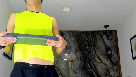 Snapshot of anyelo_sexyhot chatting on 01/27/25, 11:43 anyelo_sexyhot online show from 01/27/25, 11:43