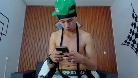 Snapshot of anyelo_sexyhot chatting on 02/19/25, 12:55 anyelo_sexyhot online show from 02/19/25, 12:55