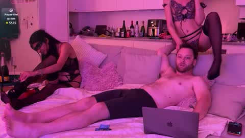 Snapshot of ap_couple chatting on 01/10/26, 02:13 ap_couple online show from 01/10/26, 02:13