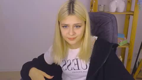 ApheliaStar online show from 10/25/25, 11:07