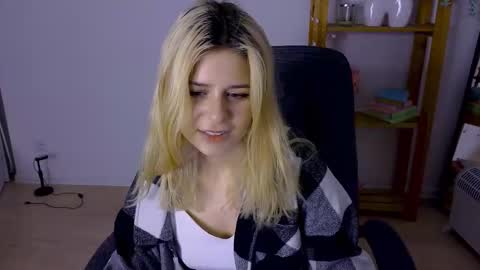 ApheliaStar online show from 11/18/25, 04:33