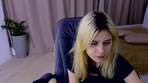 ApheliaStar online show from 11/26/25, 03:46