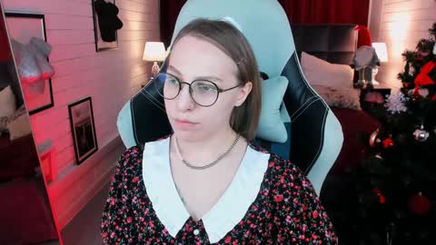 Snapshot of aphexqueen chatting on 12/11/24, 01:06 APHEX QUEEN online show from 12/11/24, 01:06