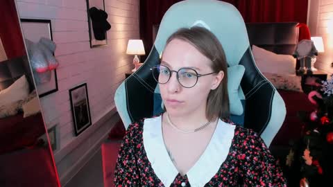 Snapshot of aphexqueen chatting on 12/11/24, 04:09 APHEX QUEEN online show from 12/11/24, 04:09