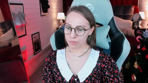 Snapshot of aphexqueen chatting on 12/11/24, 07:14 APHEX QUEEN online show from 12/11/24, 07:14