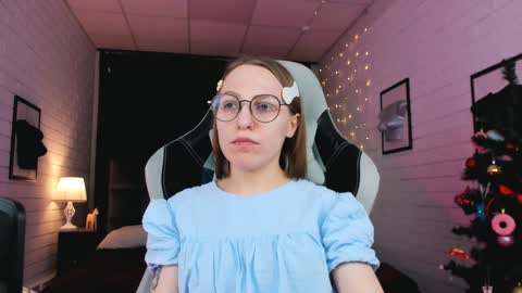 Snapshot of aphexqueen chatting on 12/21/24, 07:38 APHEX QUEEN online show from 12/21/24, 07:38