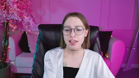 Snapshot of aphexqueen chatting on 01/13/25, 04:08 APHEX QUEEN online show from 01/13/25, 04:08