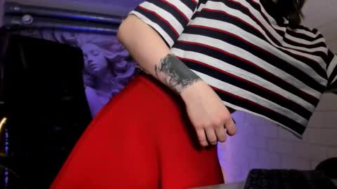 Snapshot of aphexqueen chatting on 11/06/25, 05:30 APHEX QUEEN online show from 11/06/25, 05:30