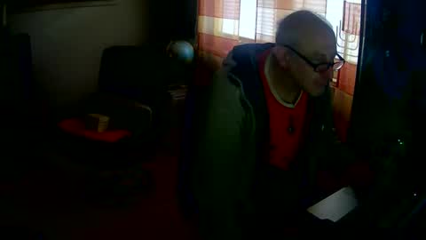 Snapshot of aphextwin72 chatting on 12/01/25, 07:35 aphextwin72 online show from 12/01/25, 07:35