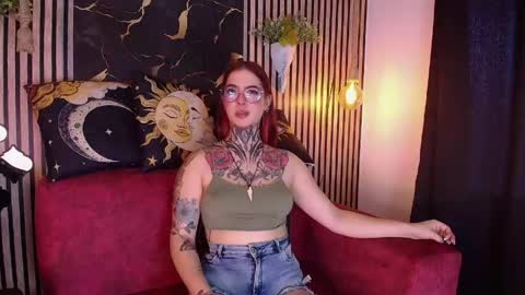 Snapshot of aphrodite__bloom chatting on 05/07/26, 10:48 aphrodite__bloom online show from 05/07/26, 10:48