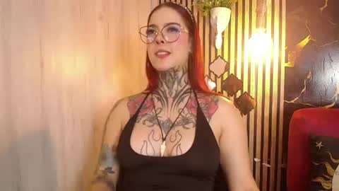 Snapshot of aphrodite__bloom chatting on 07/14/26, 02:05 aphrodite__bloom online show from 07/14/26, 02:05
