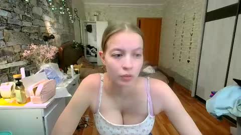 Aphrodite online show from 05/01/26, 01:05