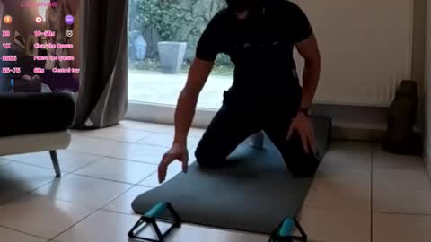 Snapshot of apollonfitx_69 chatting on 11/17/25, 03:51 apollonfitx_69 online show from 11/17/25, 03:51