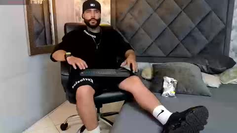 Apolo online show from 09/22/25, 08:44