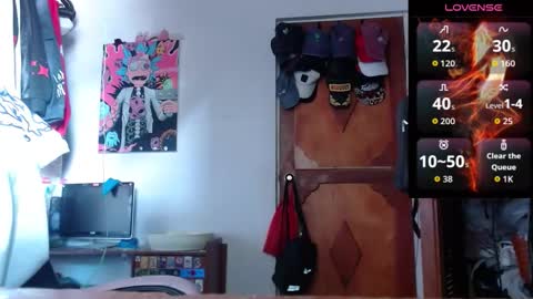 Snapshot of apolo_s chatting on 03/23/26, 05:28 Andres online show from 03/23/26, 05:28