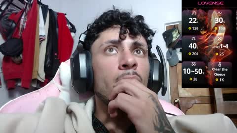 Snapshot of apolo_s chatting on 03/28/26, 01:49 Andres online show from 03/28/26, 01:49