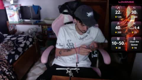 Snapshot of apolo_s chatting on 04/06/26, 09:49 Andres online show from 04/06/26, 09:49
