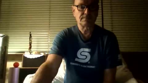 Snapshot of apony58 chatting on 10/23/25, 04:23 Adam online show from 10/23/25, 04:23