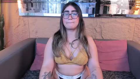 apprilfoxx online show from 09/30/25, 03:39