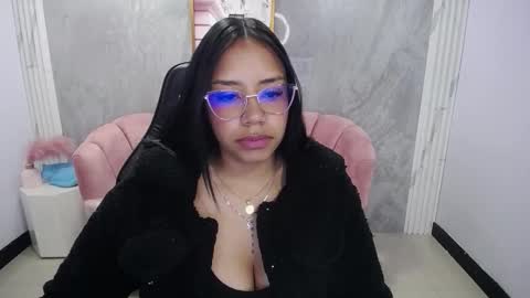 Snapshot of april_heart_ch chatting on 10/29/25, 04:53 April online show from 10/29/25, 04:53