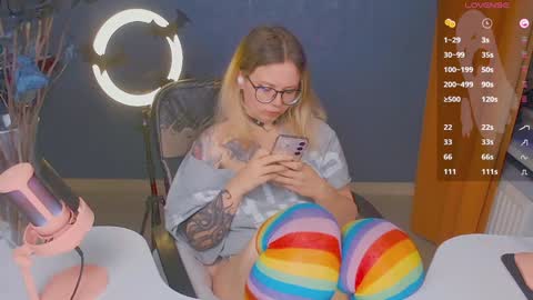 Snapshot of april_hentaigirl chatting on 12/17/24, 09:16    my special content  online show from 12/17/24, 09:16