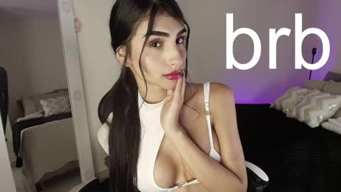 Snapshot of april_scarlett chatting on 05/20/26, 11:44 Scarlett Independent Model online show from 05/20/26, 11:44