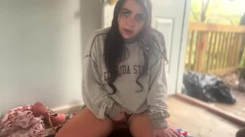 Snapshot of aprilanna chatting on 12/16/24, 01:43 AnnaApril420 online show from 12/16/24, 01:43