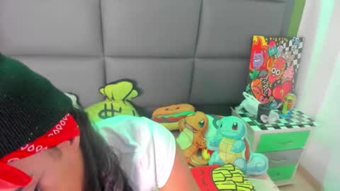 aprill_fox online show from 11/19/25, 02:39