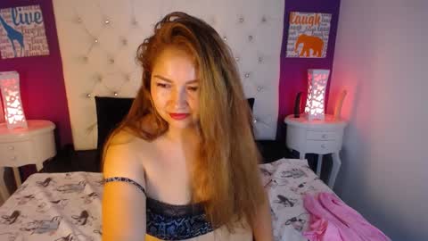 Snapshot of aprilsnow_ chatting on 12/18/24, 11:40 AprilSnow online show from 12/18/24, 11:40