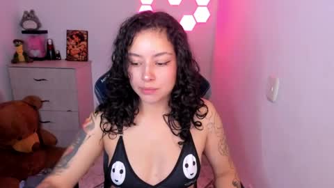 Snapshot of aqua_emilly chatting on 04/29/26, 11:44 aqua emilly online show from 04/29/26, 11:44